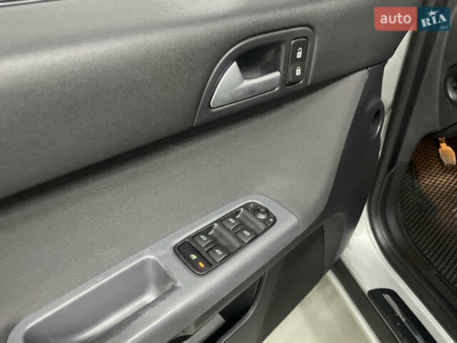 Вольво В50 2010 в Стрые на Automoto.ua Серый Вольво В50, объемом двигателя 1.6 л и пробегом 260 тыс. км за 6650 $, фото 33 на Automoto.ua