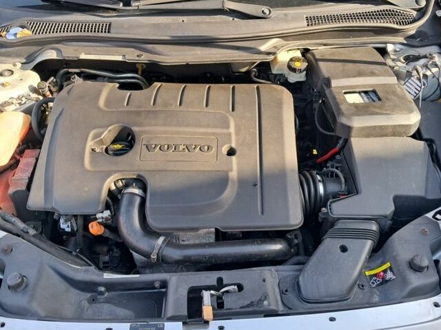 Сірий Вольво V50, об'ємом двигуна 1.6 л та пробігом 218 тис. км за 6400 $, фото 2 на Automoto.ua