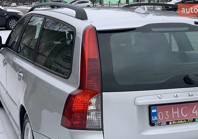 Серый Вольво В50, объемом двигателя 1.6 л и пробегом 268 тыс. км за 7100 $, фото 14 на Automoto.ua