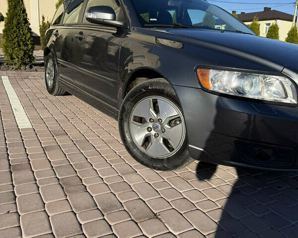 Сірий Вольво V50, об'ємом двигуна 1.6 л та пробігом 292 тис. км за 5999 $, фото 2 на Automoto.ua