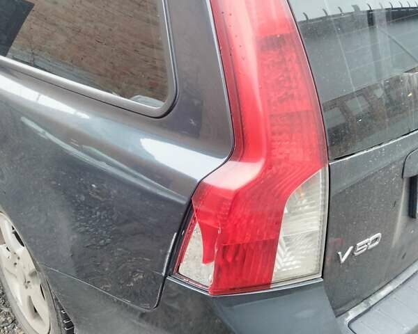 Серый Вольво В50, объемом двигателя 1.56 л и пробегом 280 тыс. км за 7800 $, фото 1 на Automoto.ua