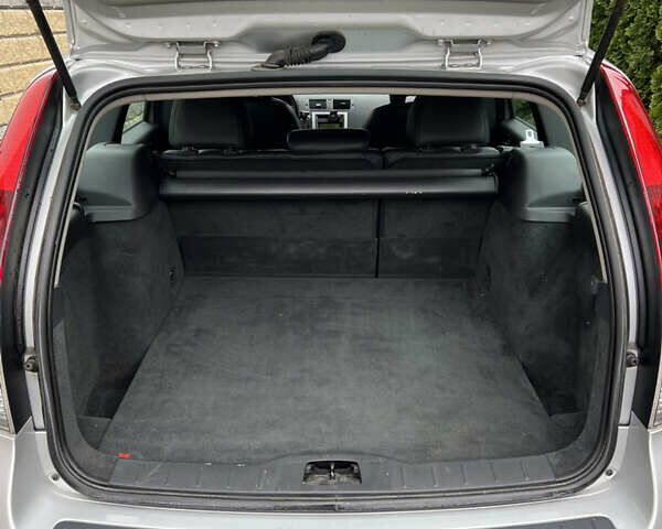 Вольво В50 2010 в Ковель на Automoto.ua Серый Вольво В50, объемом двигателя 1.56 л и пробегом 269 тыс. км за 8500 $, фото 5 на Automoto.ua