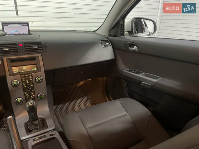 Вольво В50 2010 в Стрые на Automoto.ua Серый Вольво В50, объемом двигателя 1.6 л и пробегом 260 тыс. км за 6650 $, фото 44 на Automoto.ua