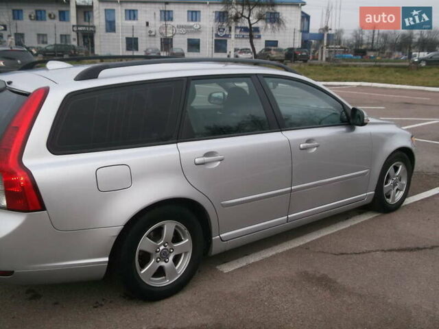 Серый Вольво В50, объемом двигателя 1.6 л и пробегом 206 тыс. км за 7450 $, фото 20 на Automoto.ua