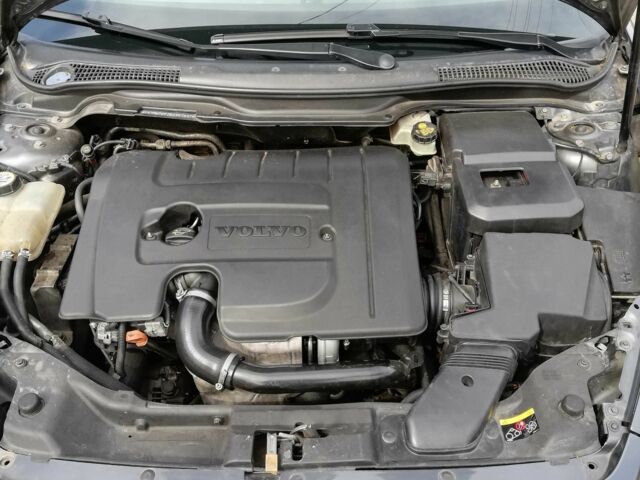Сірий Вольво V50, об'ємом двигуна 1.6 л та пробігом 245 тис. км за 7900 $, фото 6 на Automoto.ua