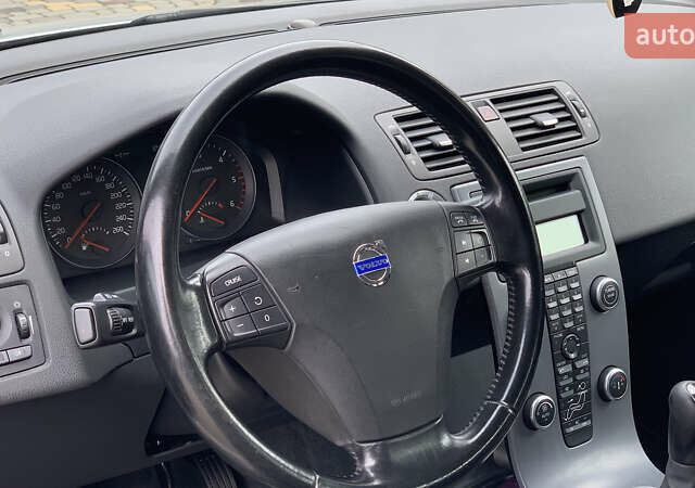 Вольво В50 2010 в Луцке на Automoto.ua Серый Вольво В50, объемом двигателя 1.6 л и пробегом 263 тыс. км за 7400 $, фото 13 на Automoto.ua