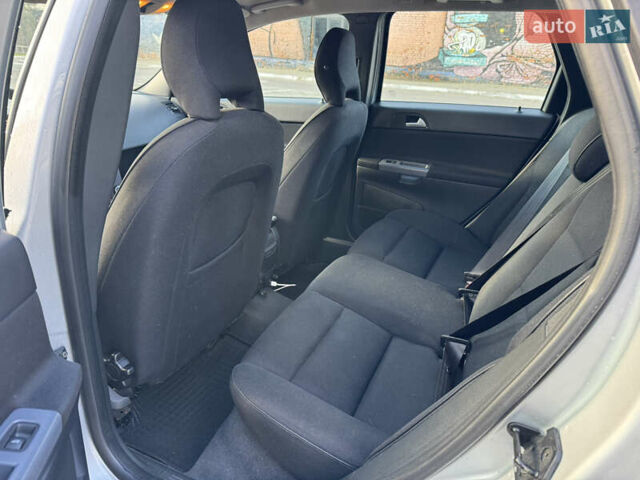 Серый Вольво В50, объемом двигателя 1.6 л и пробегом 259 тыс. км за 6850 $, фото 13 на Automoto.ua