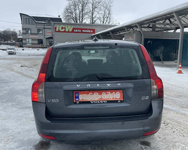 Сірий Вольво V50, об'ємом двигуна 1.6 л та пробігом 240 тис. км за 5850 $, фото 6 на Automoto.ua
