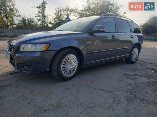 Серый Вольво В50, объемом двигателя 1.56 л и пробегом 270 тыс. км за 7356 $, фото 5 на Automoto.ua