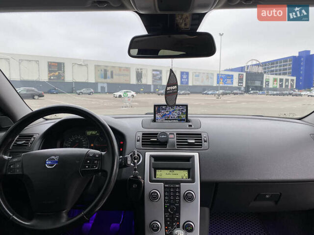 Вольво В50 2010 в Киеве на Automoto.ua Серый Вольво В50, объемом двигателя 1.56 л и пробегом 277 тыс. км за 9350 $, фото 20 на Automoto.ua