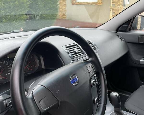 Серый Вольво В50, объемом двигателя 1.6 л и пробегом 219 тыс. км за 6650 $, фото 14 на Automoto.ua