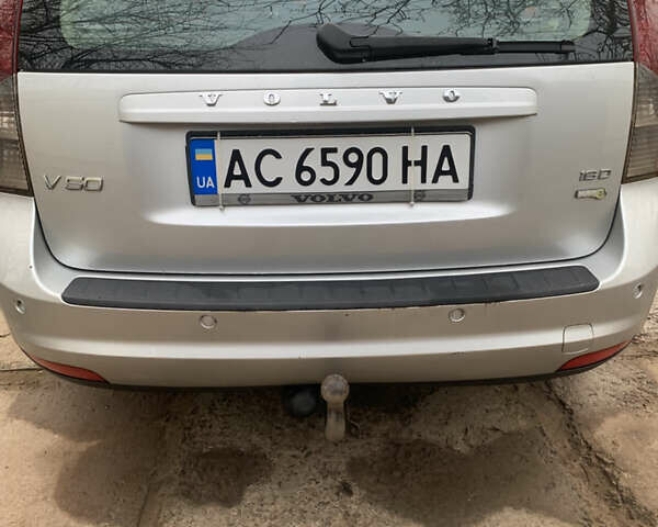 Серый Вольво В50, объемом двигателя 1.6 л и пробегом 300 тыс. км за 6400 $, фото 5 на Automoto.ua