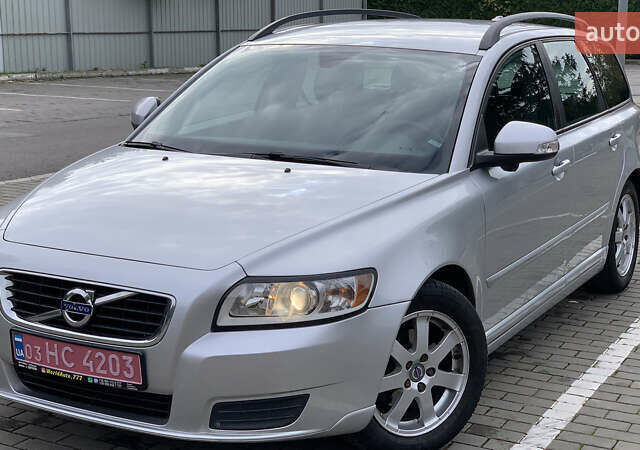 Серый Вольво В50, объемом двигателя 1.6 л и пробегом 263 тыс. км за 6900 $, фото 4 на Automoto.ua