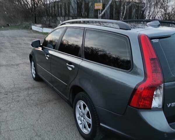 Серый Вольво В50, объемом двигателя 1.6 л и пробегом 305 тыс. км за 7150 $, фото 25 на Automoto.ua