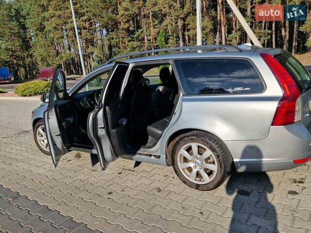 Сірий Вольво V50, об'ємом двигуна 1.56 л та пробігом 184 тис. км за 7100 $, фото 4 на Automoto.ua