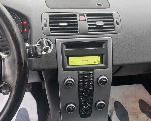 Серый Вольво В50, объемом двигателя 1.6 л и пробегом 251 тыс. км за 6000 $, фото 9 на Automoto.ua