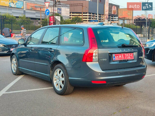 Сірий Вольво V50, об'ємом двигуна 1.6 л та пробігом 200 тис. км за 9200 $, фото 3 на Automoto.ua
