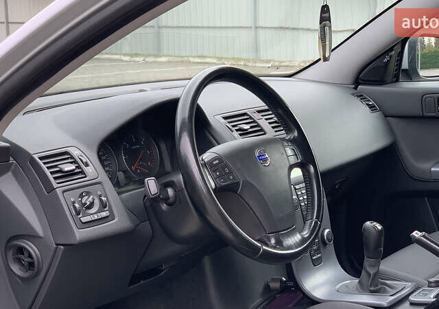 Серый Вольво В50, объемом двигателя 1.6 л и пробегом 263 тыс. км за 6900 $, фото 14 на Automoto.ua