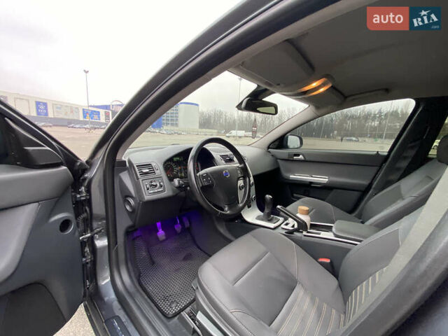 Вольво В50 2010 в Киеве на Automoto.ua Серый Вольво В50, объемом двигателя 1.56 л и пробегом 277 тыс. км за 9350 $, фото 11 на Automoto.ua