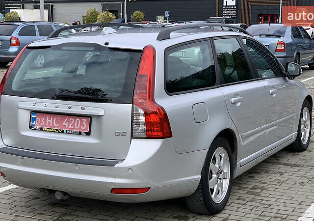 Вольво В50 2010 в Луцке на Automoto.ua Серый Вольво В50, объемом двигателя 1.6 л и пробегом 263 тыс. км за 7400 $, фото 12 на Automoto.ua