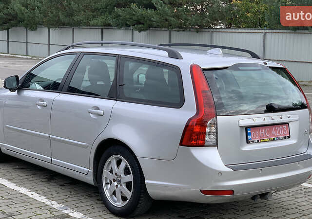 Вольво В50 2010 в Луцке на Automoto.ua Серый Вольво В50, объемом двигателя 1.6 л и пробегом 263 тыс. км за 7400 $, фото 8 на Automoto.ua