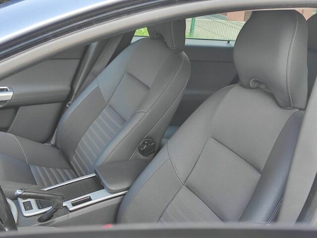 Серый Вольво В50, объемом двигателя 0 л и пробегом 176 тыс. км за 7777 $, фото 6 на Automoto.ua