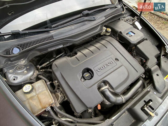 Сірий Вольво V50, об'ємом двигуна 1.6 л та пробігом 285 тис. км за 7400 $, фото 10 на Automoto.ua