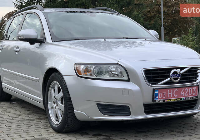 Вольво В50 2010 в Луцке на Automoto.ua Серый Вольво В50, объемом двигателя 1.6 л и пробегом 263 тыс. км за 7400 $, фото 7 на Automoto.ua