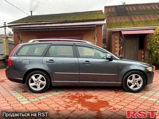 Серый Вольво В50, объемом двигателя 1.6 л и пробегом 219 тыс. км за 6650 $, фото 4 на Automoto.ua