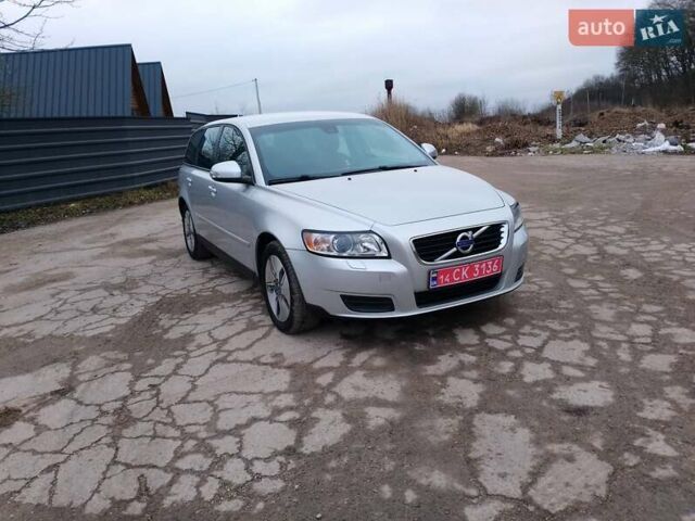 Серый Вольво В50, объемом двигателя 1.6 л и пробегом 220 тыс. км за 7500 $, фото 12 на Automoto.ua