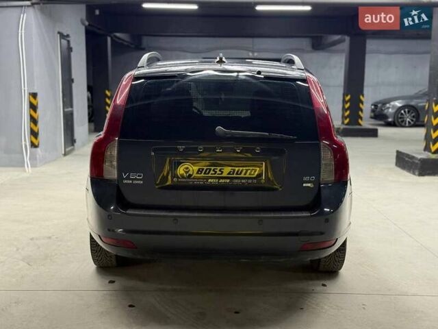 Серый Вольво В50, объемом двигателя 1.6 л и пробегом 252 тыс. км за 7200 $, фото 4 на Automoto.ua