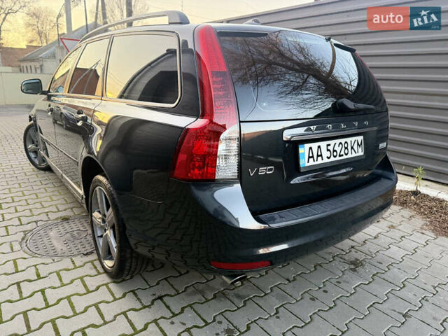 Сірий Вольво V50, об'ємом двигуна 2.4 л та пробігом 270 тис. км за 8300 $, фото 7 на Automoto.ua