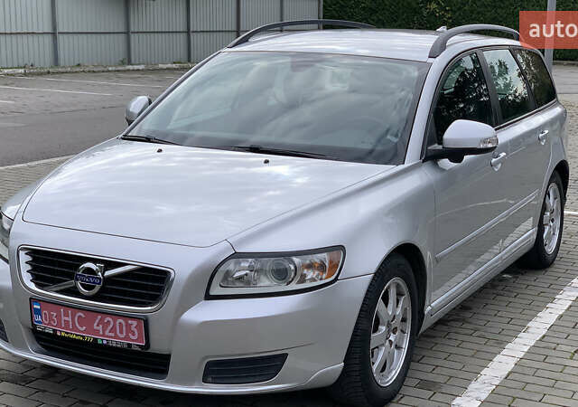 Серый Вольво В50, объемом двигателя 1.6 л и пробегом 263 тыс. км за 6900 $, фото 7 на Automoto.ua
