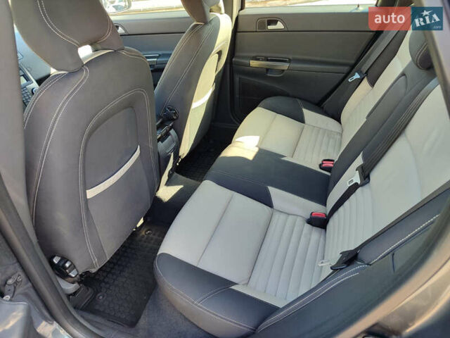 Серый Вольво В50, объемом двигателя 1.6 л и пробегом 193 тыс. км за 7999 $, фото 22 на Automoto.ua