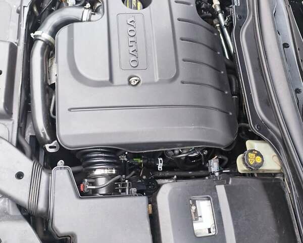 Серый Вольво В50, объемом двигателя 1.6 л и пробегом 247 тыс. км за 7800 $, фото 19 на Automoto.ua