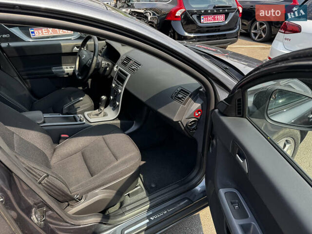 Сірий Вольво V50, об'ємом двигуна 1.6 л та пробігом 200 тис. км за 9200 $, фото 18 на Automoto.ua