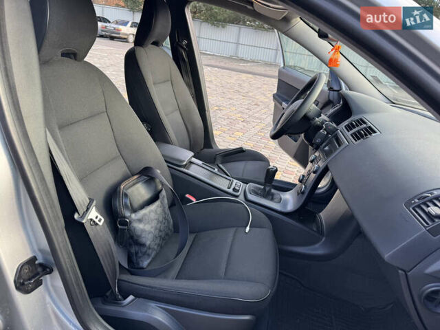 Серый Вольво В50, объемом двигателя 1.6 л и пробегом 259 тыс. км за 6850 $, фото 16 на Automoto.ua