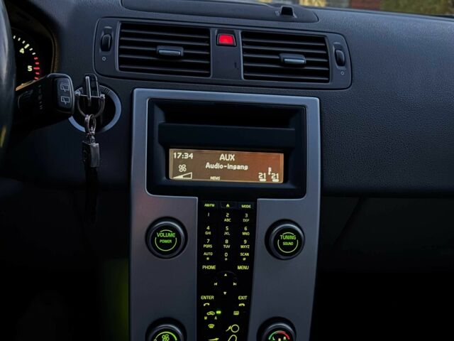 Вольво В50 2010 в Жовкве на Automoto.ua Серый Вольво В50, объемом двигателя 1.6 л и пробегом 242 тыс. км за 7500 $, фото 16 на Automoto.ua