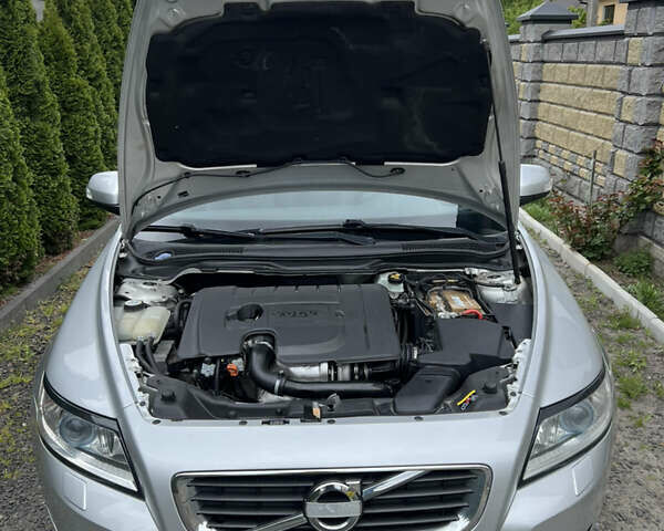 Вольво В50 2010 в Ковель на Automoto.ua Серый Вольво В50, объемом двигателя 1.56 л и пробегом 269 тыс. км за 8500 $, фото 7 на Automoto.ua