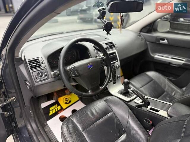 Серый Вольво В50, объемом двигателя 1.6 л и пробегом 252 тыс. км за 7200 $, фото 8 на Automoto.ua