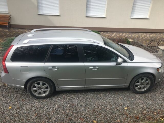 Сірий Вольво V50, об'ємом двигуна 1.6 л та пробігом 233 тис. км за 7200 $, фото 4 на Automoto.ua