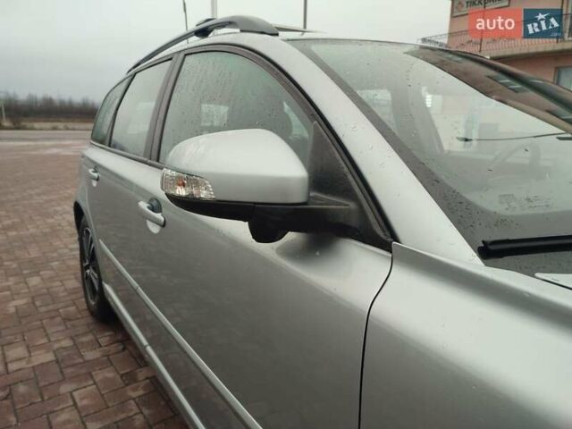 Сірий Вольво V50, об'ємом двигуна 1.6 л та пробігом 303 тис. км за 7399 $, фото 10 на Automoto.ua