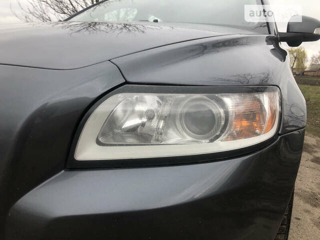 Серый Вольво В50, объемом двигателя 1.6 л и пробегом 250 тыс. км за 7500 $, фото 16 на Automoto.ua