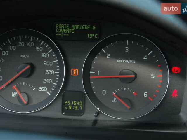 Сірий Вольво V50, об'ємом двигуна 1.6 л та пробігом 251 тис. км за 6100 $, фото 15 на Automoto.ua