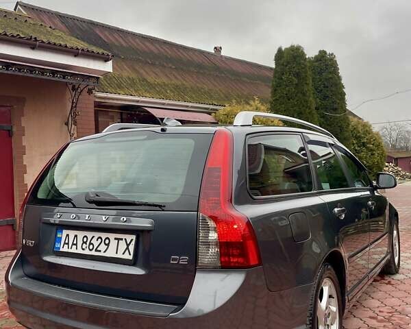 Серый Вольво В50, объемом двигателя 1.6 л и пробегом 219 тыс. км за 6650 $, фото 7 на Automoto.ua