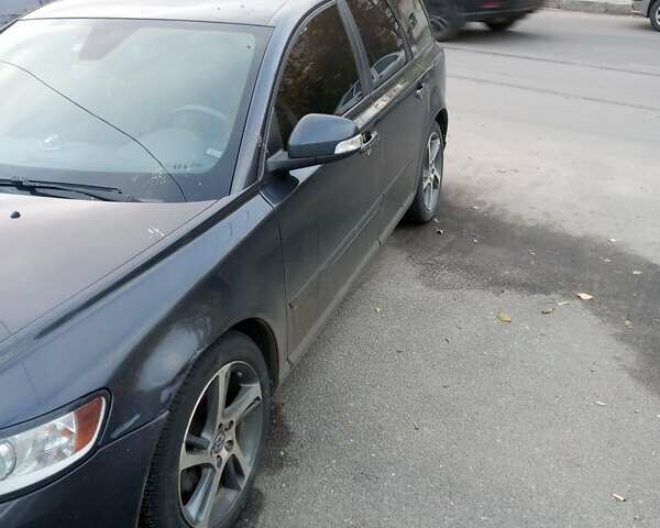 Вольво В50 2010 в Николаеве на Automoto.ua Серый Вольво В50, объемом двигателя 1.6 л и пробегом 237 тыс. км за 6000 $, фото 7 на Automoto.ua