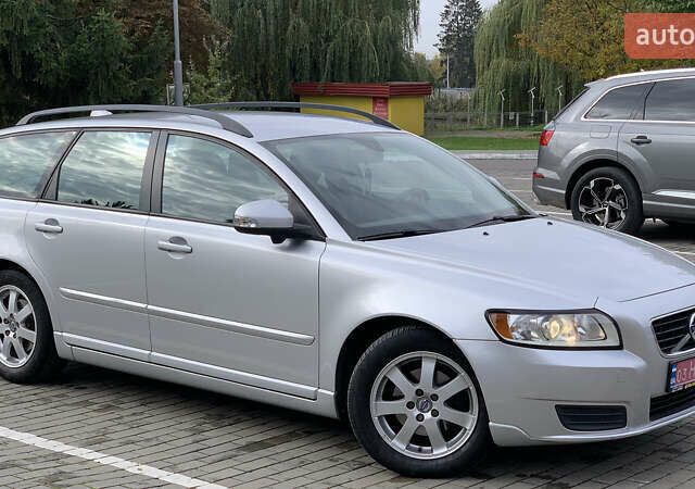 Вольво В50 2010 в Луцке на Automoto.ua Серый Вольво В50, объемом двигателя 1.6 л и пробегом 263 тыс. км за 7400 $, фото 5 на Automoto.ua