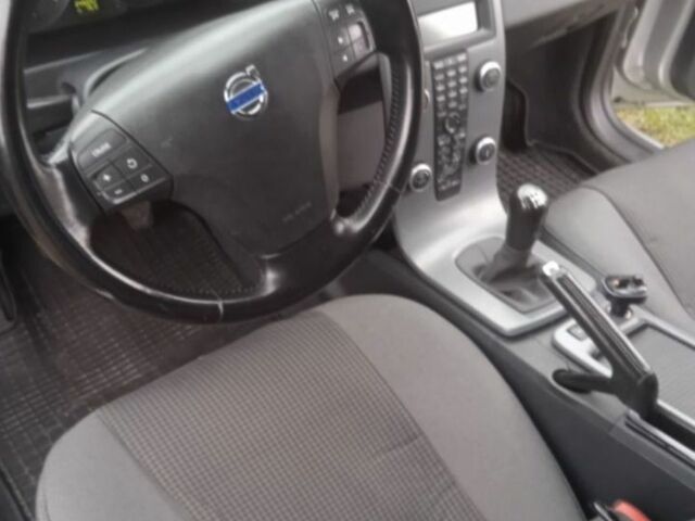 Сірий Вольво V50, об'ємом двигуна 1.6 л та пробігом 270 тис. км за 5500 $, фото 3 на Automoto.ua