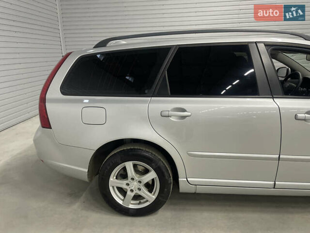 Вольво В50 2010 в Стрые на Automoto.ua Серый Вольво В50, объемом двигателя 1.6 л и пробегом 260 тыс. км за 6650 $, фото 15 на Automoto.ua