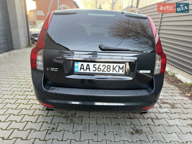 Сірий Вольво V50, об'ємом двигуна 2.4 л та пробігом 270 тис. км за 8300 $, фото 6 на Automoto.ua